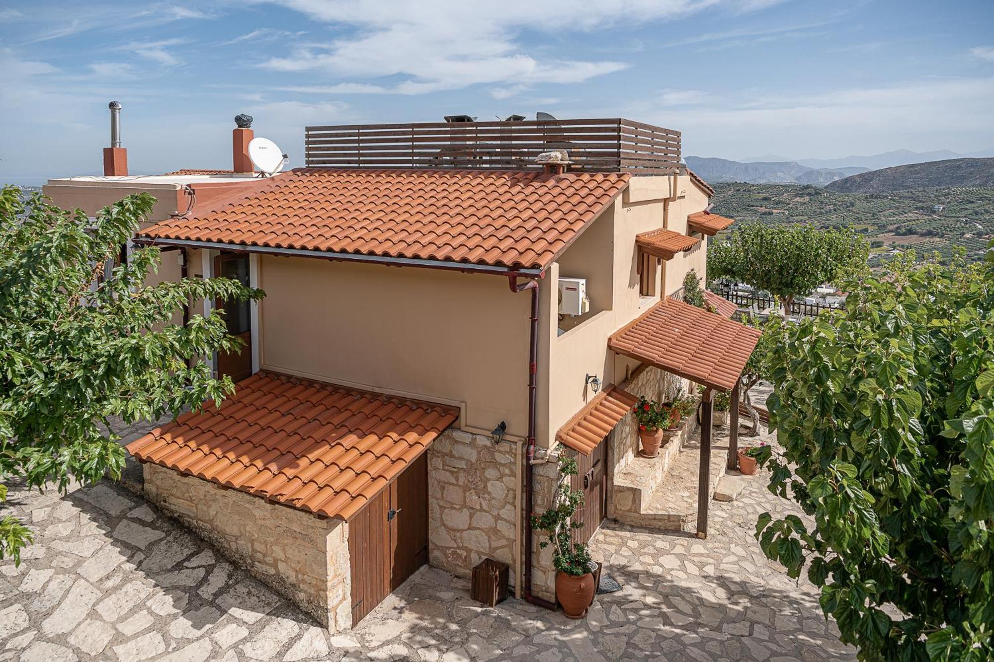 Earino Apartment