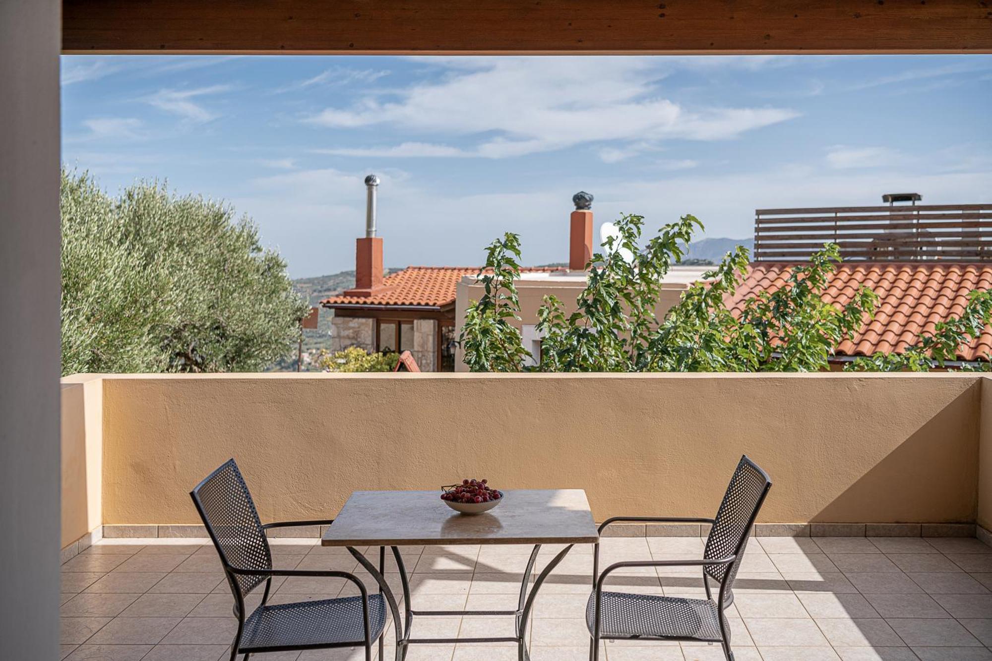 Apartment Earino Kato Asites