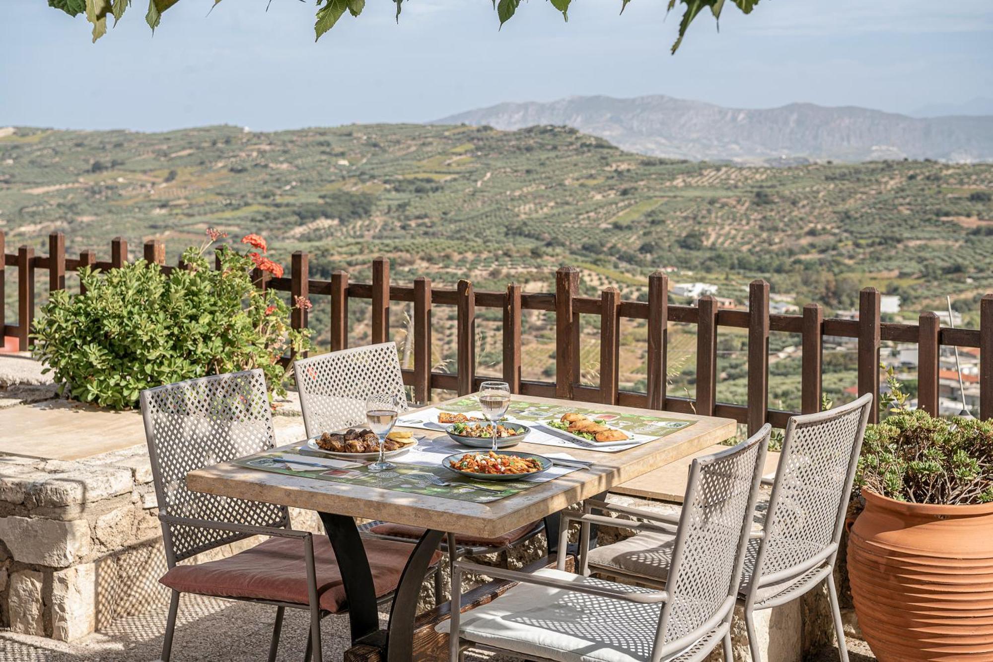 Earino Apartment Kato Asites