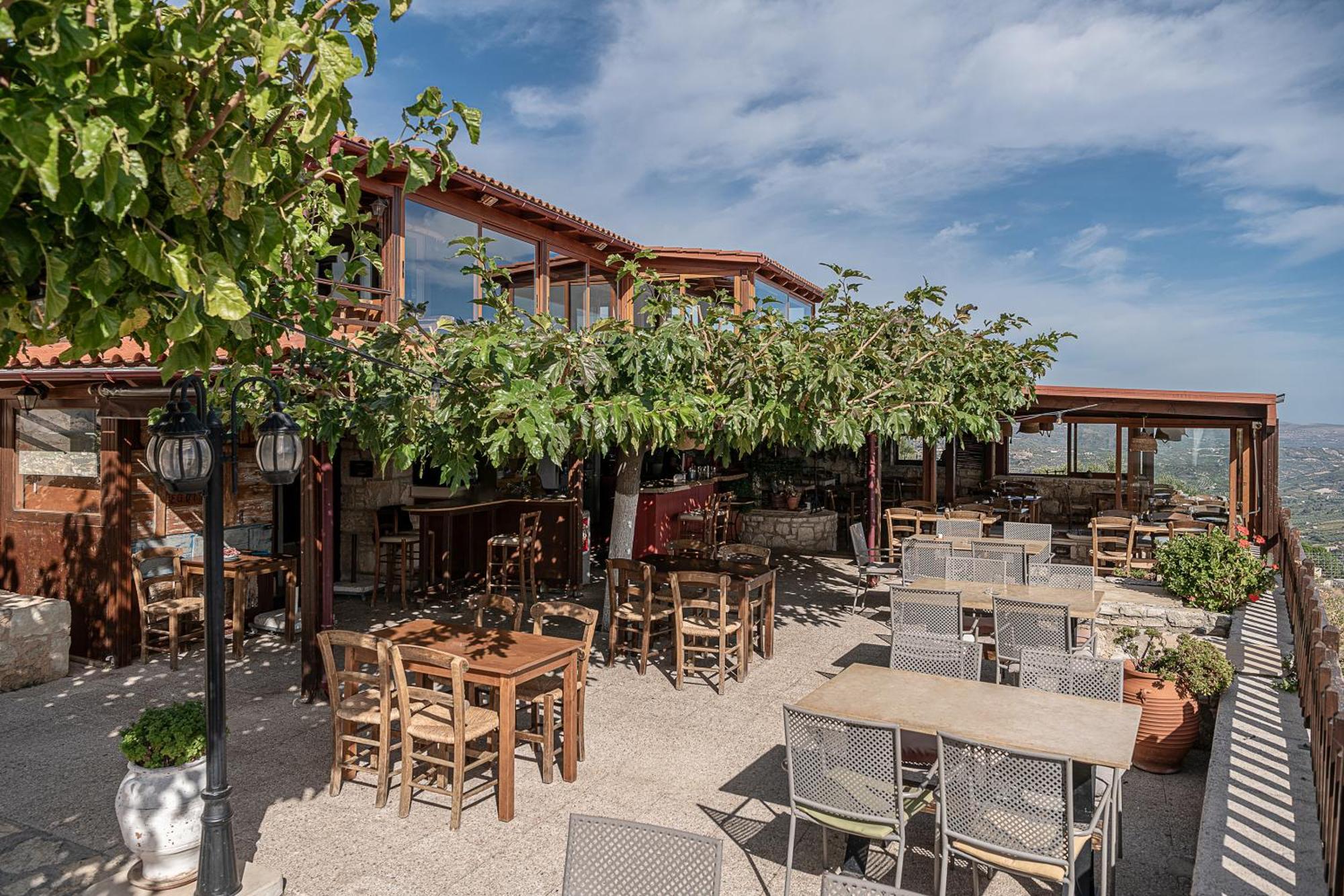 Earino Apartment Kato Asites